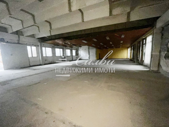 Дава се под наем Склад в Шумен, Промишлена зона - 504 кв.м за 1234.2 € - Снимка #1