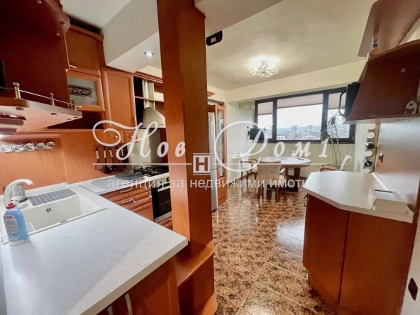 Четиристаен апартамент в Варна, Лятно кино Тракия - 111 кв.м за 6 €/кв.м - Снимка #1