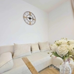 Двустаен апартамент в Варна, Победа - 70 кв.м за 10 €/кв.м - Снимка #1