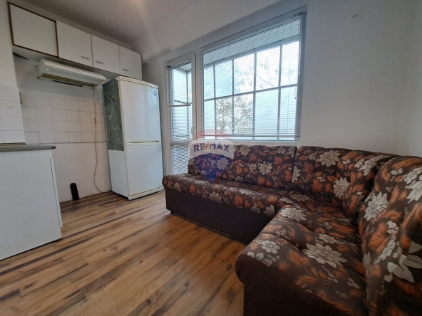 Дава се под наем Двустаен апартамент в Варна, Левски - 60 кв.м за 331.5 € - Снимка #1