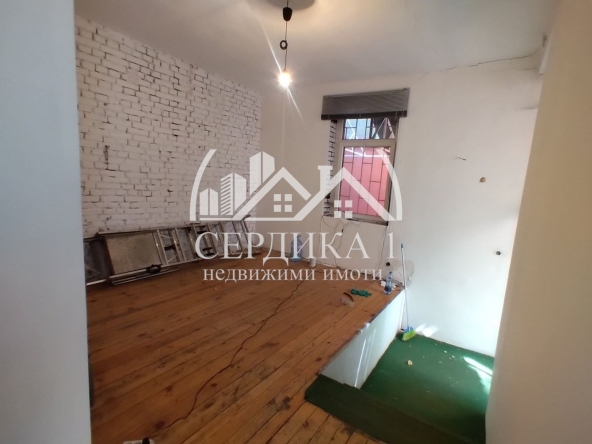 Дава се под наем Офис в София, Център - 140 кв.м за 1200 € - Снимка #1