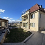 Дава се под наем Къща в Варна, Бриз - 250 кв.м за 1836 € - Снимка #1