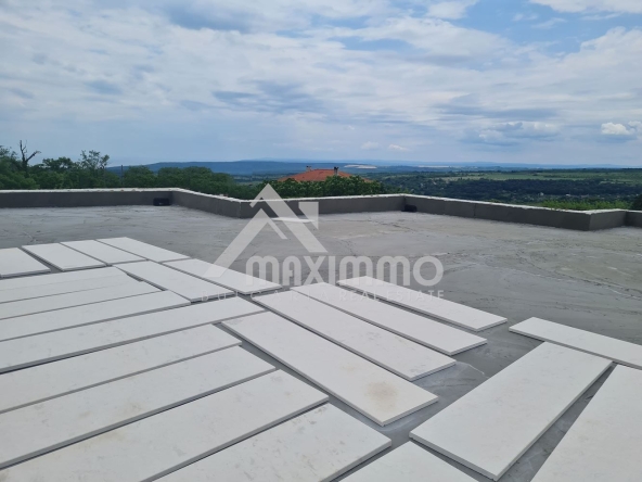 Къща в Варна, м-т Боровец - юг - 345 кв.м за 1044 €/кв.м - Снимка #1