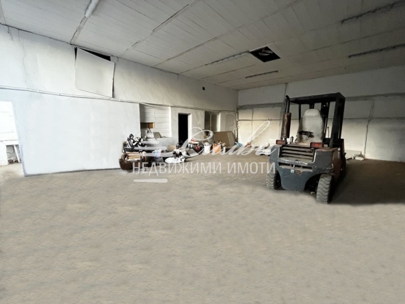 Дава се под наем Склад в Шумен, Басейна - 120 кв.м за 612 € - Снимка #1