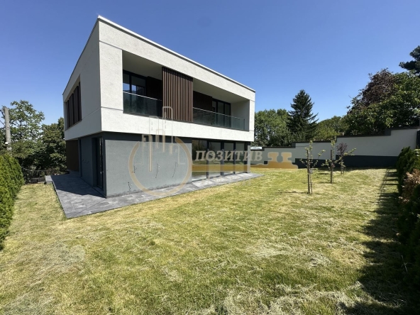 Къща в София, Княжево - 230 кв.м за 2566 €/кв.м - Снимка #1