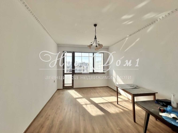 Тристаен апартамент в Варна, Цветен квартал - 92 кв.м за 1576 €/кв.м - Снимка #1