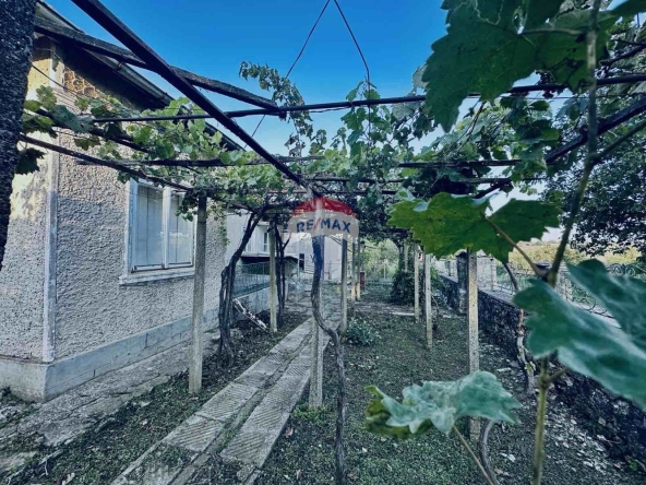 Къща в с. Кардам, Област Добрич - 70 кв.м за 329 €/кв.м - Снимка #1