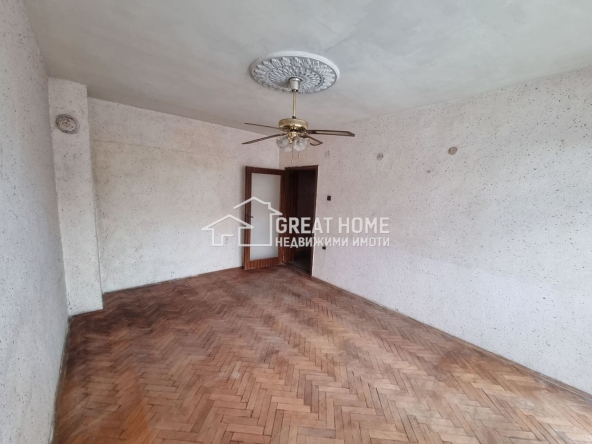 Тристаен апартамент в Търговище, Център - 70 кв.м за 1093 €/кв.м - Снимка #1