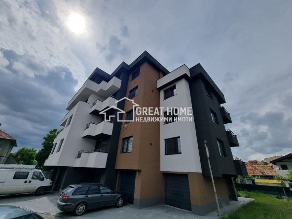 Тристаен апартамент в Търговище, Център - 84 кв.м за 881 €/кв.м - Снимка #1