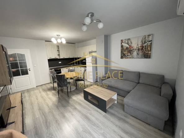 Дава се под наем Тристаен апартамент в Варна, Победа - 85 кв.м за 612 € - Снимка #1