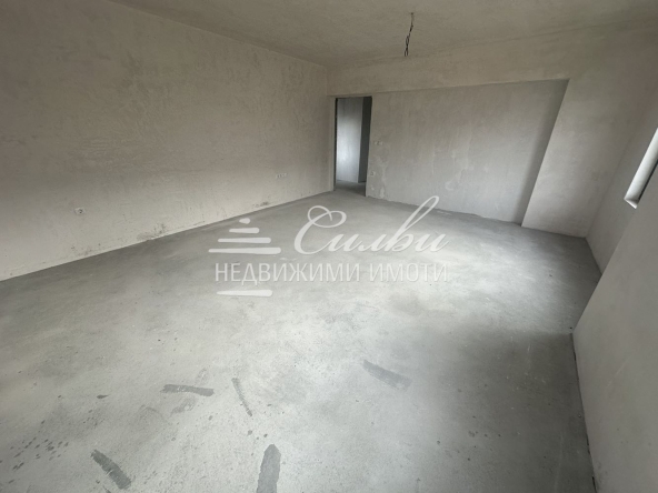 Четиристаен апартамент в Шумен, Добруджански - 145 кв.м за 1104 €/кв.м - Снимка #1