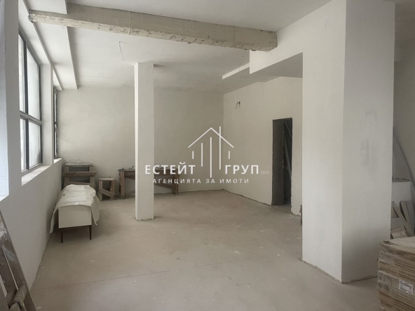 Дава се под наем Склад в Варна, Лятно кино Тракия - 75 кв.м за 510 € - Снимка #1