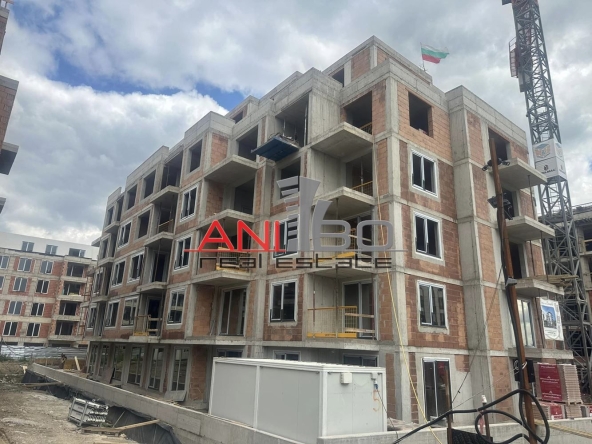 Тристаен апартамент в София, Малинова долина - 81 кв.м за 1971 €/кв.м - Снимка #1