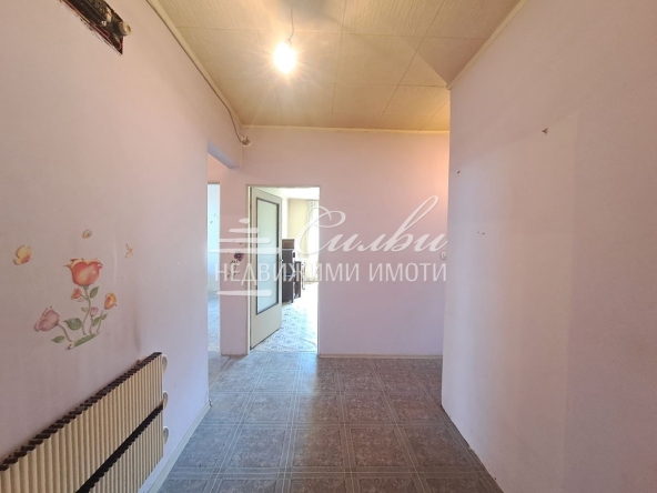 Четиристаен апартамент в Шумен, Математическа гимназия - 103 кв.м за 938 €/кв.м - Снимка #1