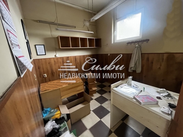 Дава се под наем Магазин в Шумен, Добруджански - 100 кв.м за 510 € - Снимка #1