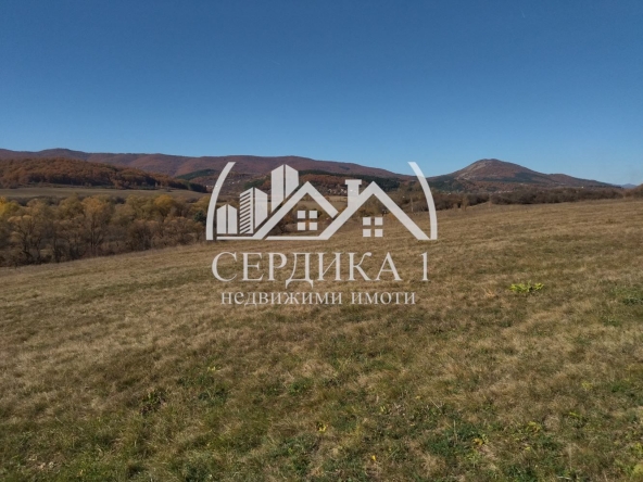 Парцел в с. Лобош, Област Перник - 3872 кв.м за 8 €/кв.м - Снимка #1