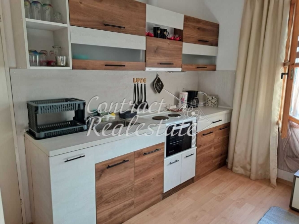 Дава се под наем Двустаен апартамент в Варна, Бриз - 95 кв.м за 408 € - Снимка #1