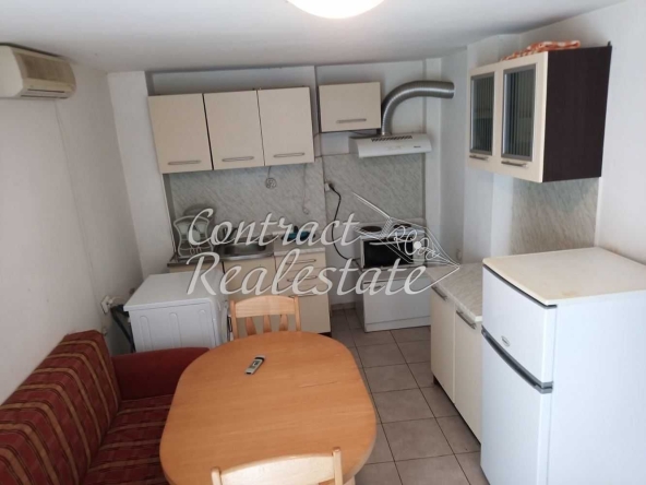 Дава се под наем Двустаен апартамент в Варна, Център - 45 кв.м за 280.5 € - Снимка #1