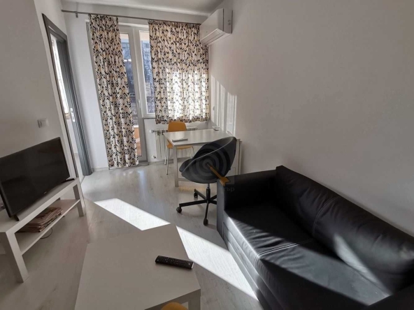 Дава се под наем Двустаен апартамент в София, Дървеница - 55 кв.м за 484.5 € - Снимка #1