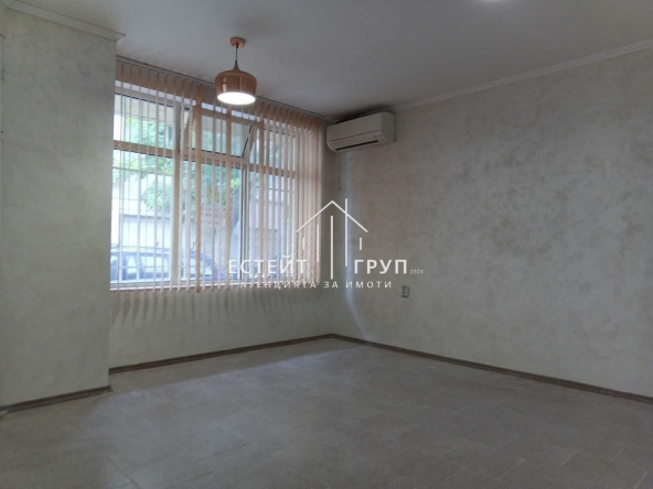 Дава се под наем Офис в Варна, Автогара - 32 кв.м за 255 € - Снимка #1