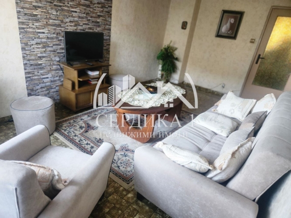 Двустаен апартамент в София, Разсадника - 65 кв.м за 2077 €/кв.м - Снимка #1