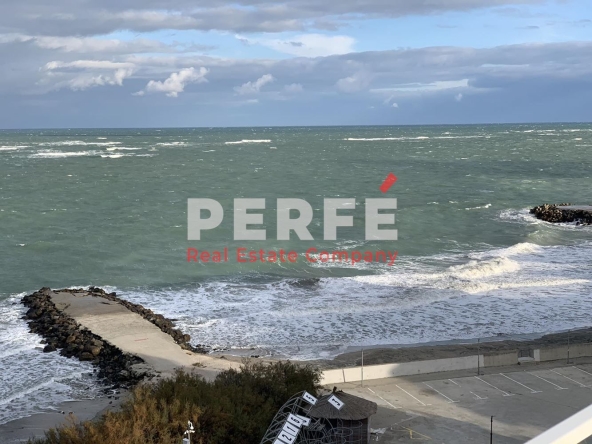 Многостаен апартамент в Поморие - 440 кв.м за 2160 €/кв.м - Снимка #1