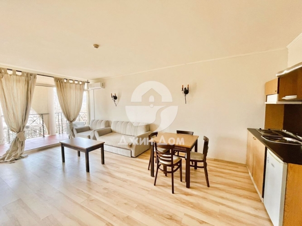 Двустаен апартамент в к.к. Елените - 77 кв.м за 663 €/кв.м - Снимка #1