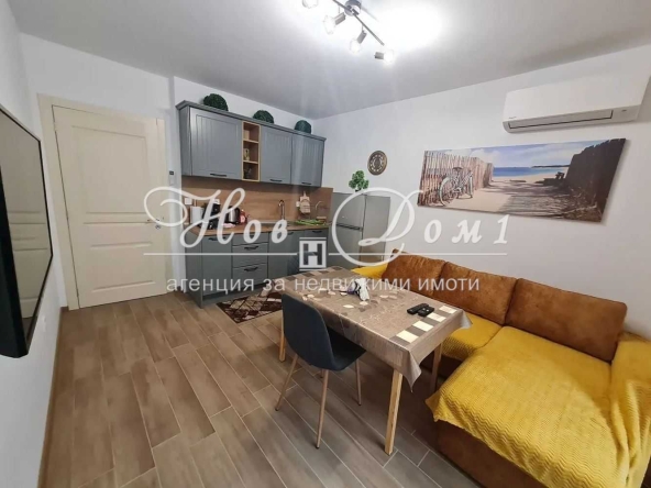 Дава се под наем Двустаен апартамент в Варна, Център - 70 кв.м за 680 € - Снимка #1