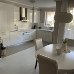 Дава се под наем Тристаен апартамент в Пловдив, Център - 100 кв.м за 663 € - Снимка #1