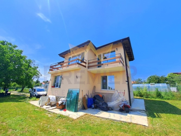 Дава се под наем Къща в с. Бенковски, Област Варна - 113 кв.м за 765 € - Снимка #1