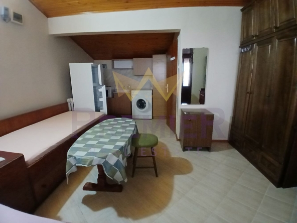 Дава се под наем Едностаен апартамент в Варна, Бриз - 25 кв.м за 229.5 € - Снимка #1