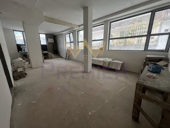 Дава се под наем Магазин в Варна, Лятно кино Тракия - 90 кв.м за 459 € - Снимка #1