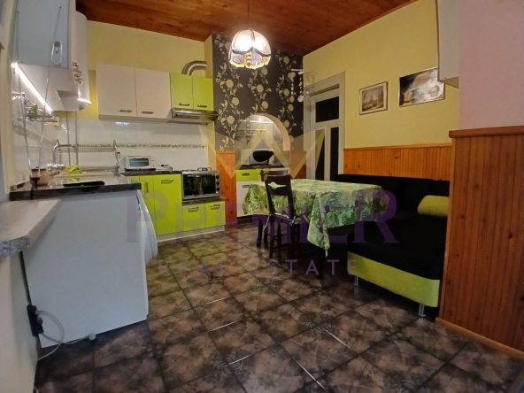 Дава се под наем Етаж от къща в Варна, Общината - 130 кв.м за 663 € - Снимка #1