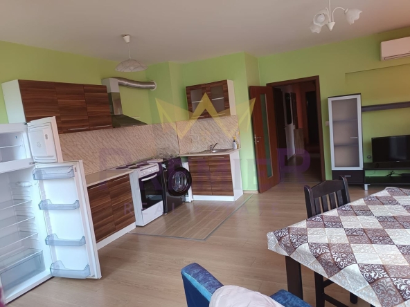 Дава се под наем Тристаен апартамент в Варна, Център - 86 кв.м за 612 € - Снимка #1