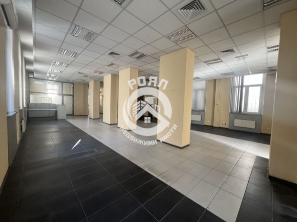 Дава се под наем Офис в Хасково, Център - 200 кв.м за 1275 € - Снимка #1