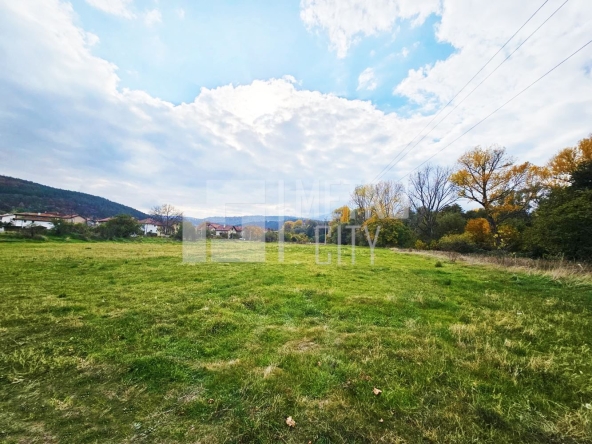 Парцел в София, в.з. Врана - Герман - 1600 кв.м за 182 €/кв.м - Снимка #1