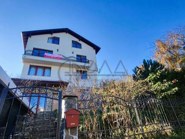 Къща в Банкя - 252 кв.м за 2461 €/кв.м - Снимка #1