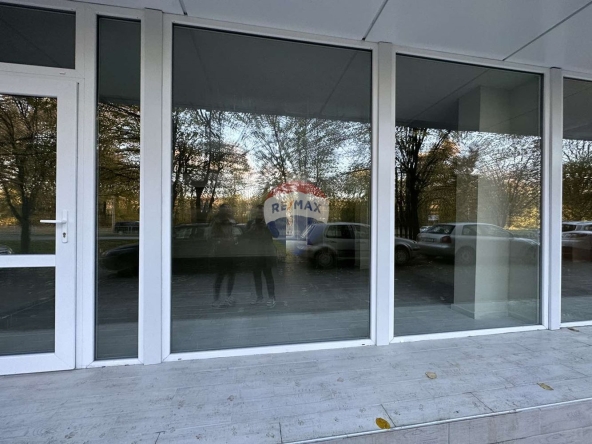 Дава се под наем Магазин в Варна, Гранд Мол Варна - 130 кв.м за 765 € - Снимка #1