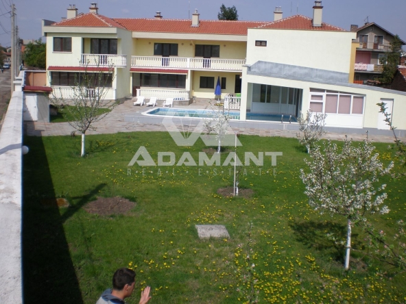 Къща в София, Връбница 1 - 630 кв.м за 1340 €/кв.м - Снимка #1