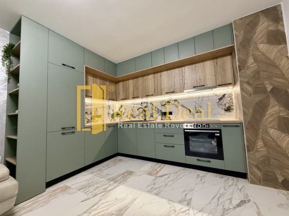Дава се под наем Тристаен апартамент в София, Зона Б-5 - 95 кв.м за 1049 € - Снимка #1