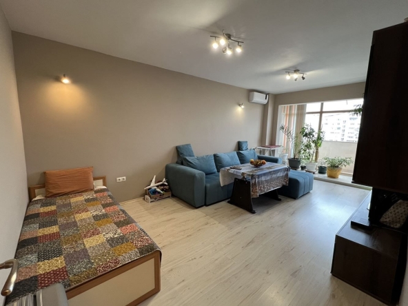 Тристаен апартамент в София, Люлин 8 - 76 кв.м за 2172 €/кв.м - Снимка #1