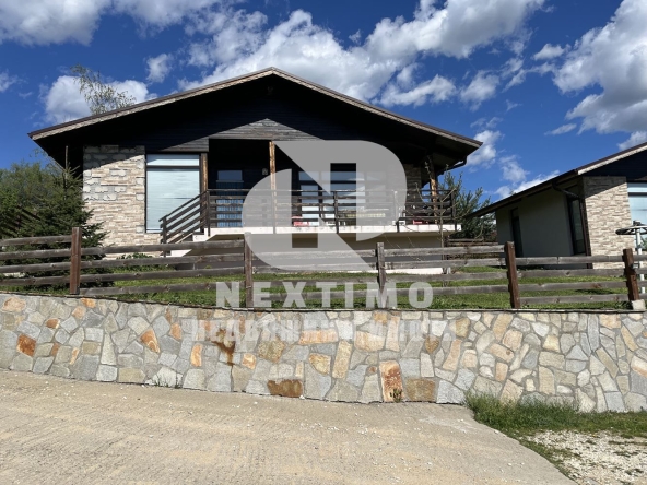 Къща в Брезово - 430 кв.м за 649 €/кв.м - Снимка #1