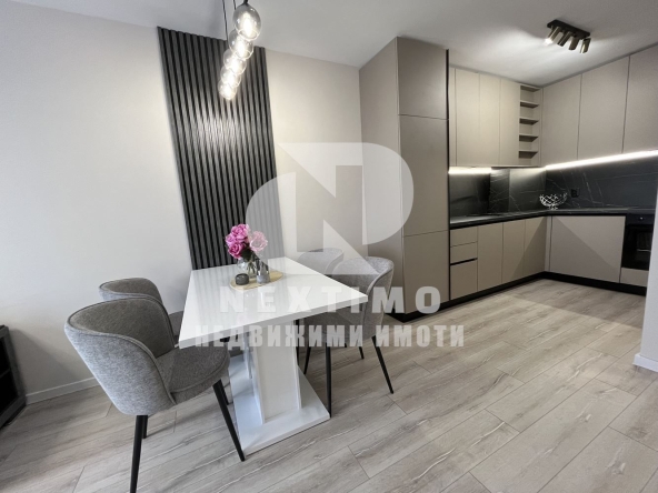 Тристаен апартамент в Пловдив, Съдийски - 123 кв.м за 1536 €/кв.м - Снимка #1