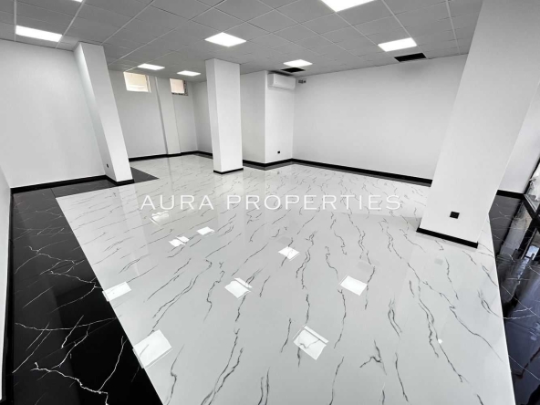 Дава се под наем Магазин в Разград, Център - 80 кв.м за 1020 € - Снимка #1