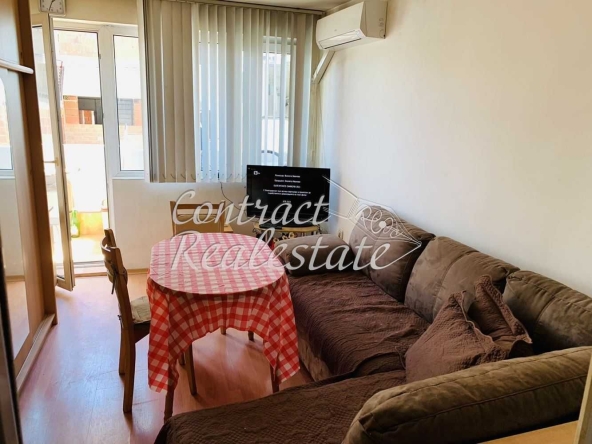 Дава се под наем Едностаен апартамент в Варна, Колхозен пазар - 40 кв.м за 188.7 € - Снимка #1