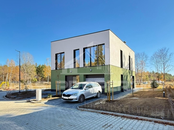 Къща в с. Вакарел, Област София-област - 219 кв.м за 1500 €/кв.м - Снимка #1