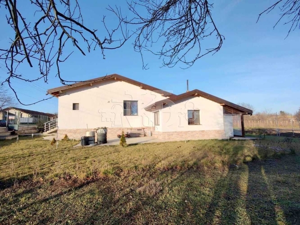 Къща в с. Кочмар, Област Добрич - 93 кв.м за 742 €/кв.м - Снимка #1