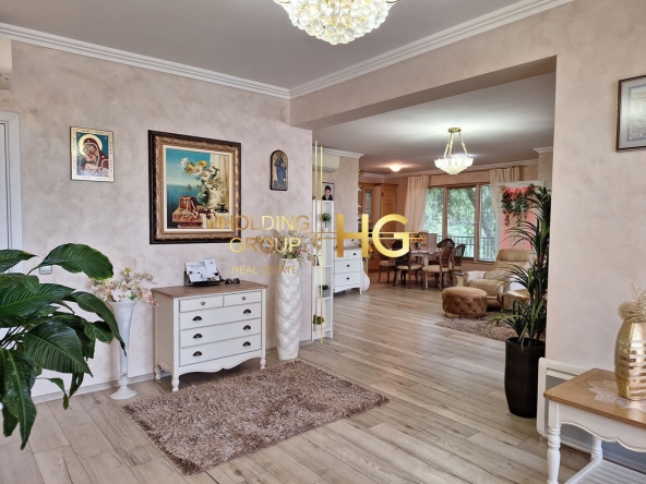 Многостаен апартамент в к.к. Св.Св. Константин и Елена - 216 кв.м за 2454 €/кв.м - Снимка #1