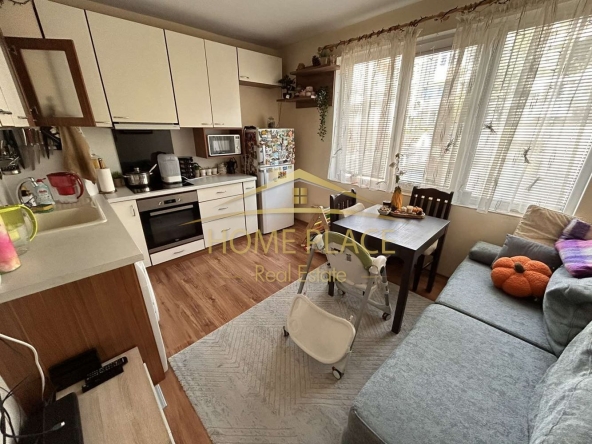Тристаен апартамент в Варна, Колхозен пазар - 74 кв.м за 1972 €/кв.м - Снимка #1