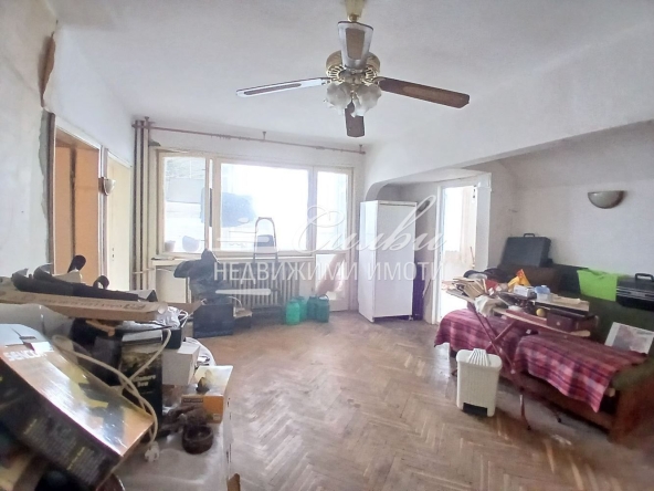 Двустаен апартамент в Шумен, Добруджански - 64 кв.м за 1315 €/кв.м - Снимка #1